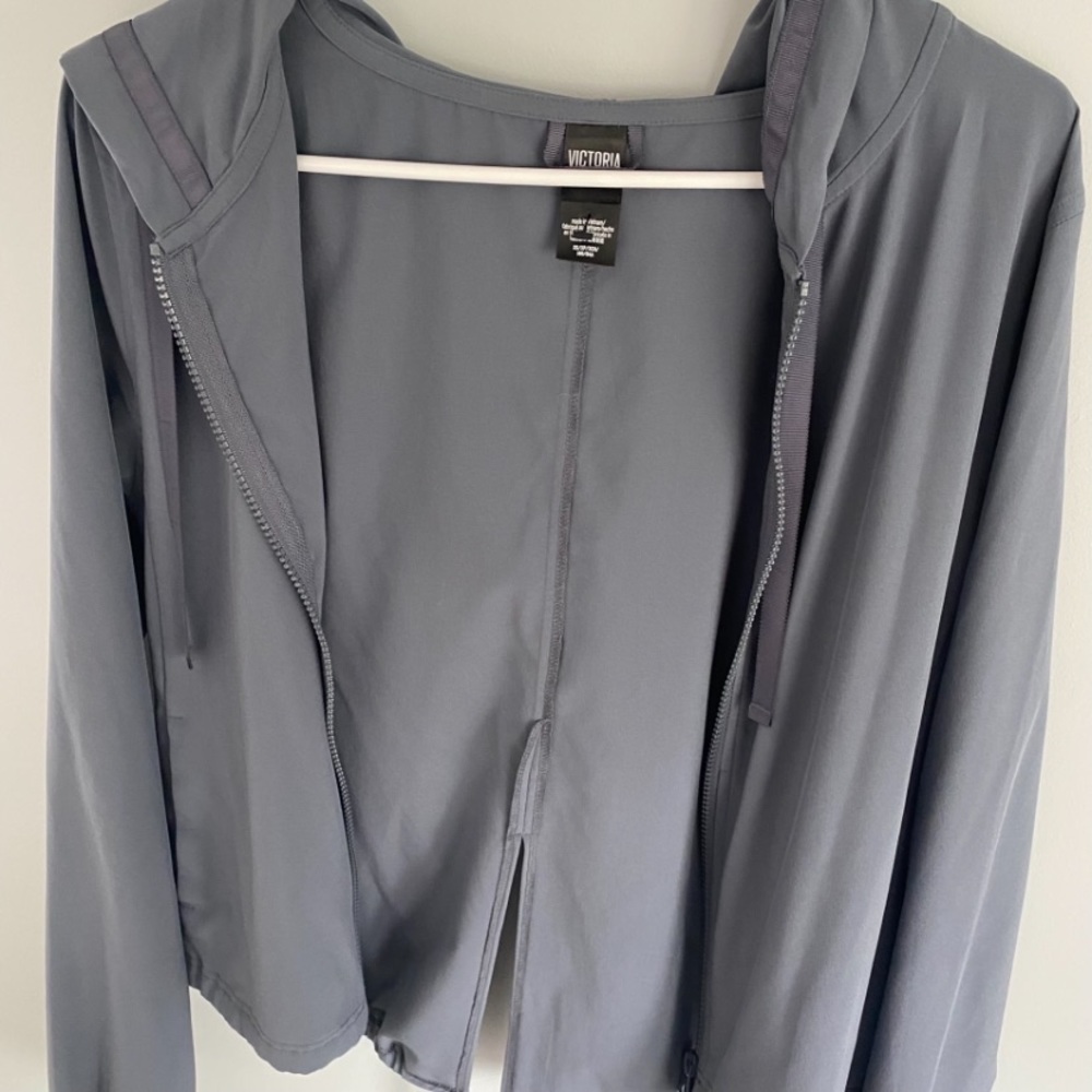 VICTORIA SPORT blue/grey lightweight zip up sports jacket XS